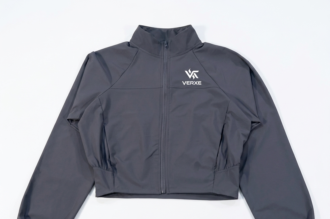 VERXE Cropped Active Windbreaker Jacket